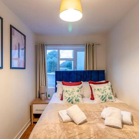 Beautiful Sea View 2 Bedroom Sleeps 6-Free Parking Борнмут Экстерьер фото