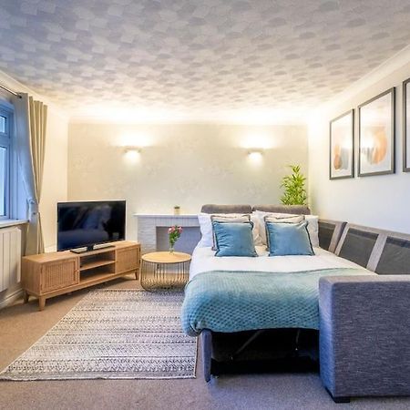 Beautiful Sea View 2 Bedroom Sleeps 6-Free Parking Борнмут Экстерьер фото