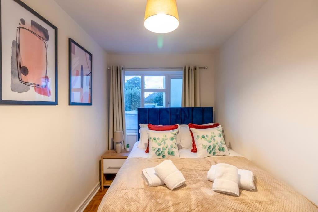 Beautiful Sea View 2 Bedroom Sleeps 6-Free Parking Борнмут Экстерьер фото