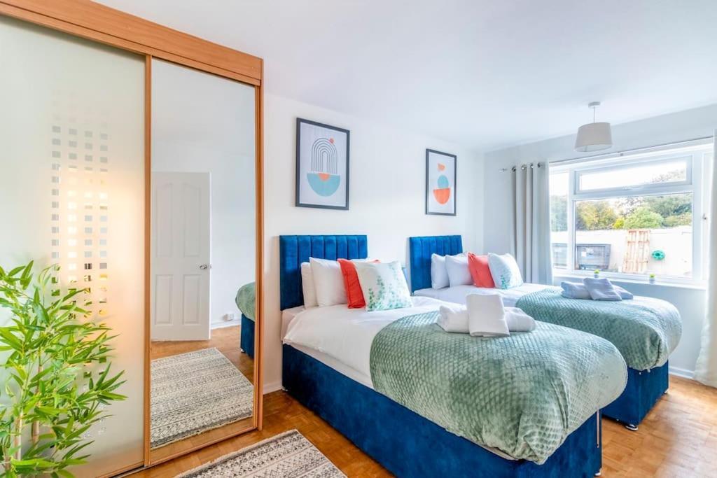 Beautiful Sea View 2 Bedroom Sleeps 6-Free Parking Борнмут Экстерьер фото