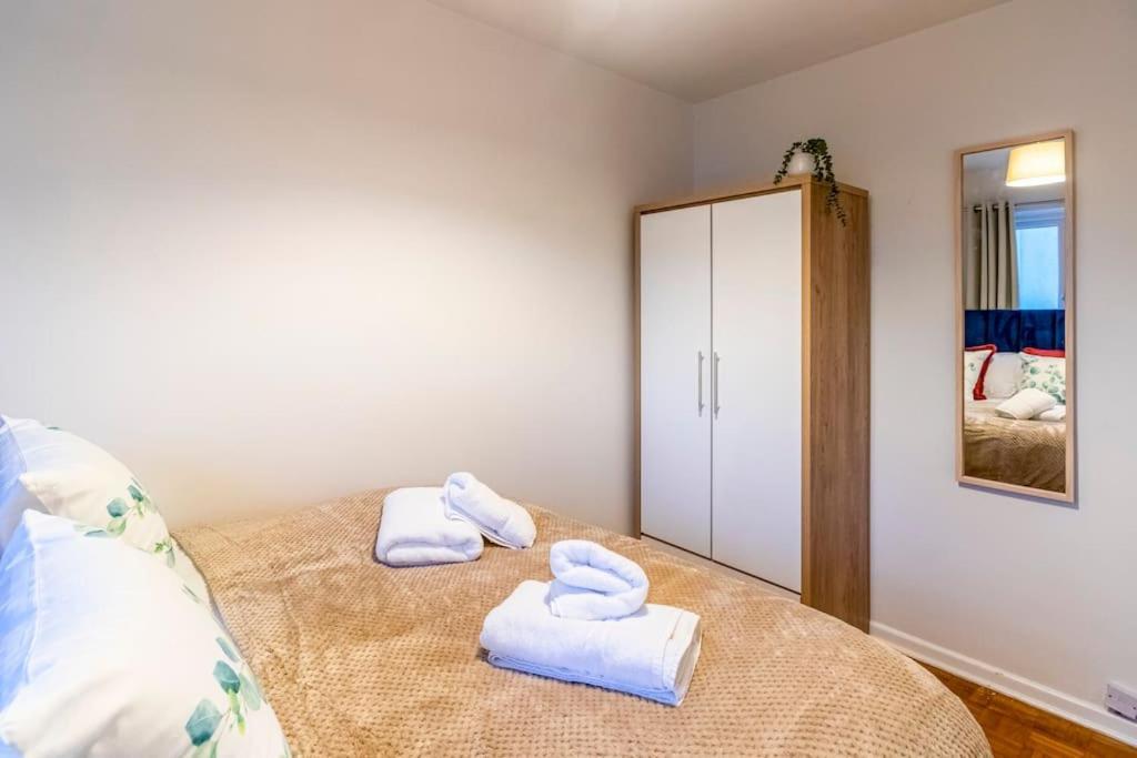 Beautiful Sea View 2 Bedroom Sleeps 6-Free Parking Борнмут Экстерьер фото